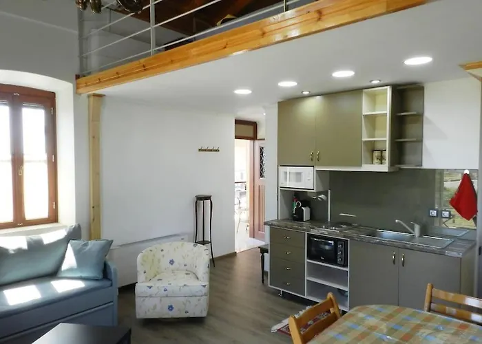 La Casa Di Ercole Across Bay Of Nafplio. Míloi