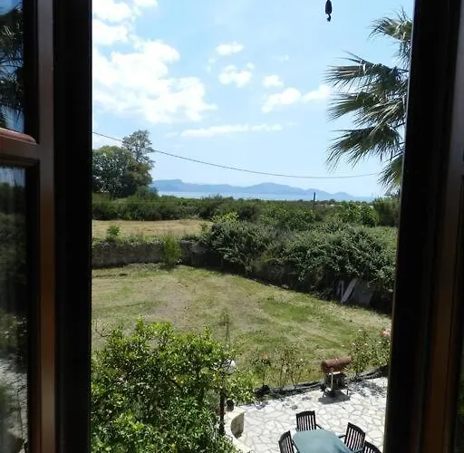 La Casa Di Ercole Across Bay Of Nafplio. Míloi